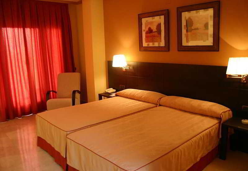 Hotel Bluecity Caceres Golf Habitación foto